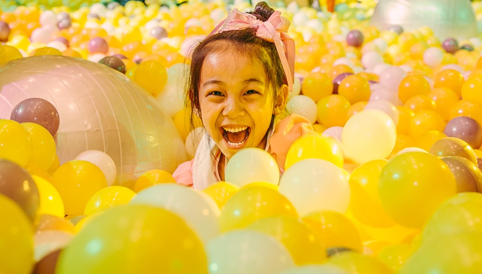 《素人特工》今日上映!许魏洲电影表现力获导演肯定:BJL平台(图3) BJL平台集团