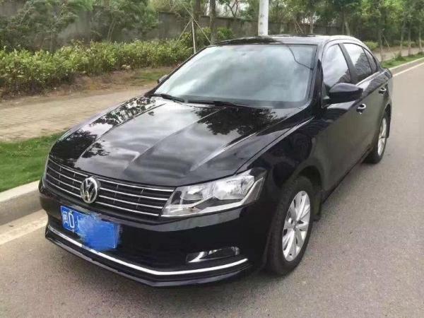 BJL平台_王仁君亮相丝绸之路国际电影节开幕式 绅士儒雅气场全开(图2) BJL平台